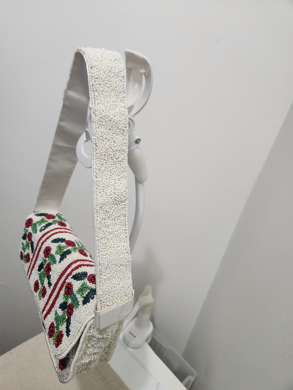 Beaded Holly Berry Crossbody Bag - White with Red & Green - Picture 4 of 7